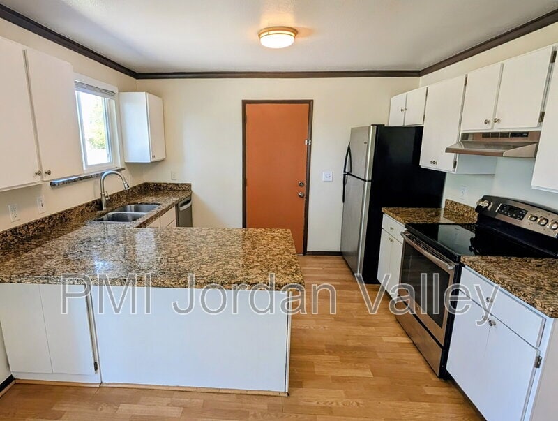 Photo - 8926 Manchester Ln