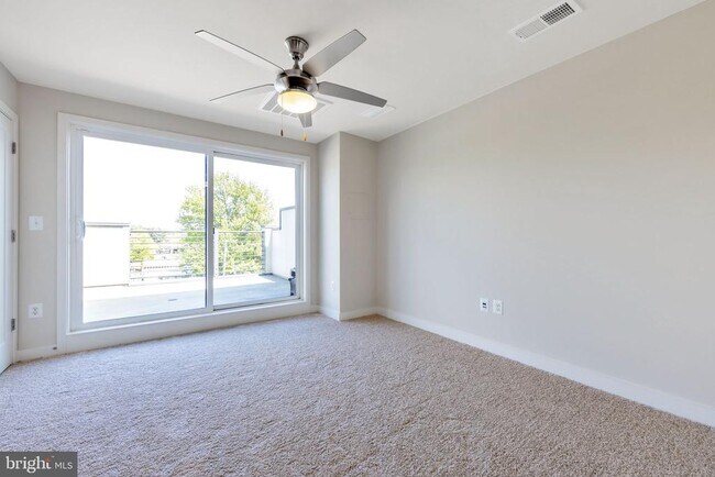 Photo - 16608 Crabbs Branch Way