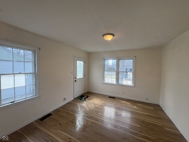 Photo - 269 S Dearborn St