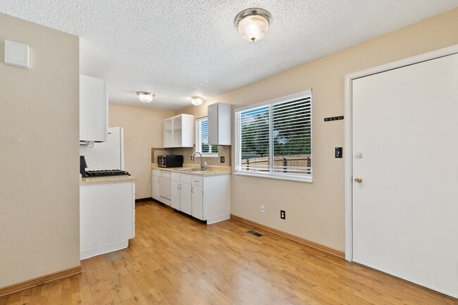 Photo - 7105 Omaha Blvd