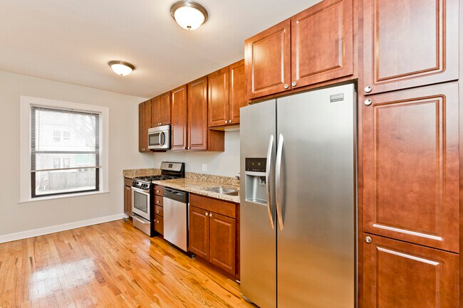 Photo - 5075 N Wolcott Ave Unit 1
