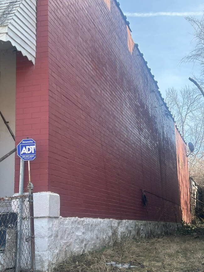 Photo - 2028 E Prairie Ave