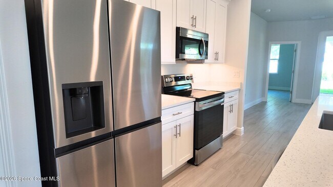 Photo - 414 Grove Ln