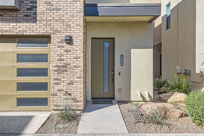 Photo - Gorgeous townhome in gated community-fully furnished!