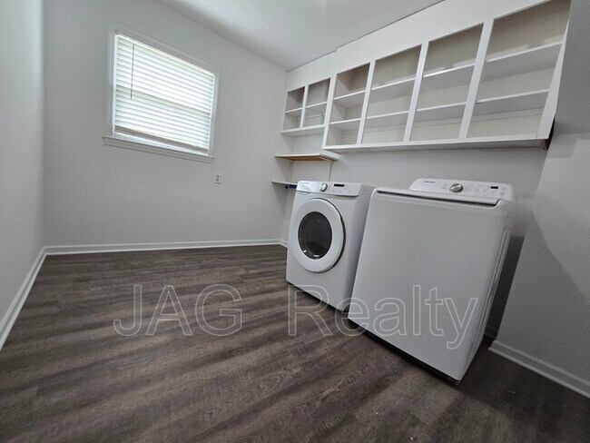 Photo - 1708 Caro-Mar Pl NW