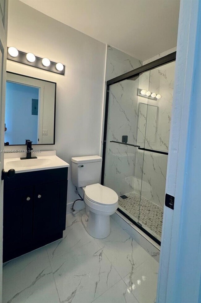 Photo - 7535 NE 2nd Ct Unidad 6