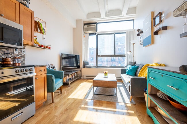 Building Photo - 12 Stoneholm St Unit 316