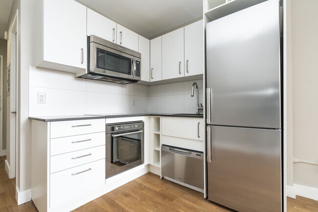 Photo - 798 Richmond Street West Unit 263