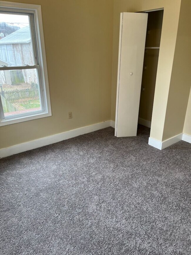 Photo - 211-213 N State St Unidad 213 N STATE ST