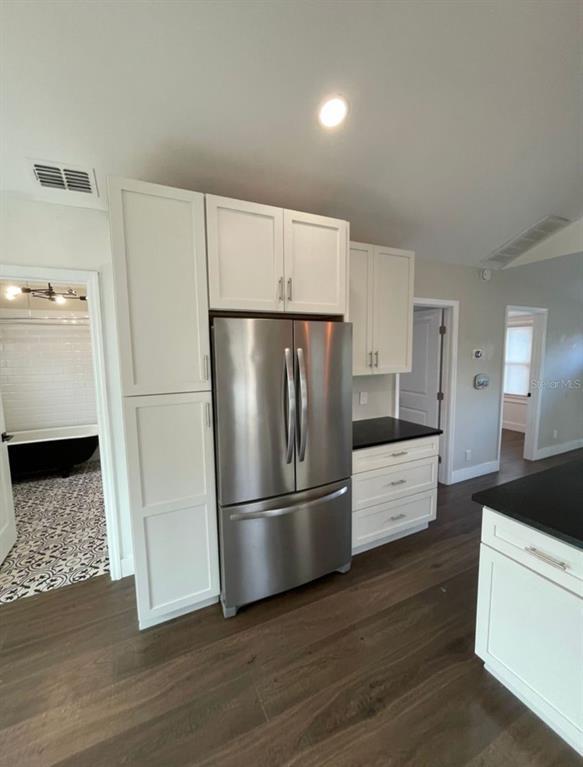 Photo - 2440 Quincy St S