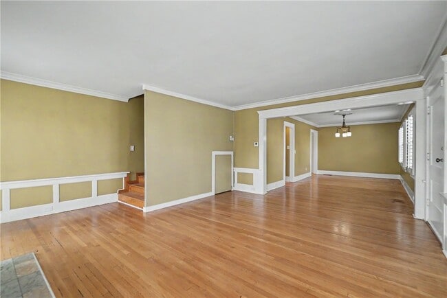Photo - 173 S Meridith Ave