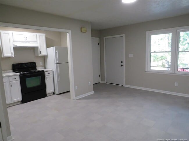 Photo - 210 Colonial Dr