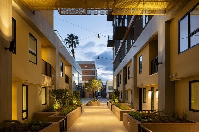 Resa Long Beach