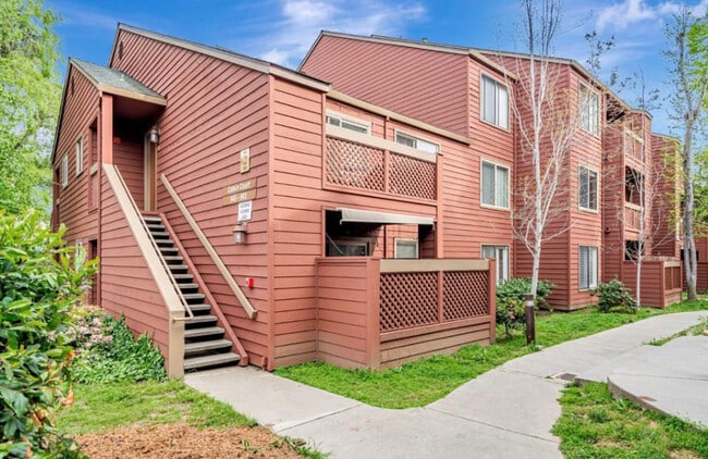 Building Photo - 820 Catkin Ct Unit 820