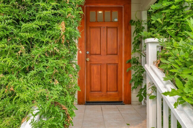 Photo - 3669 Madrone Ave Unidad Front House