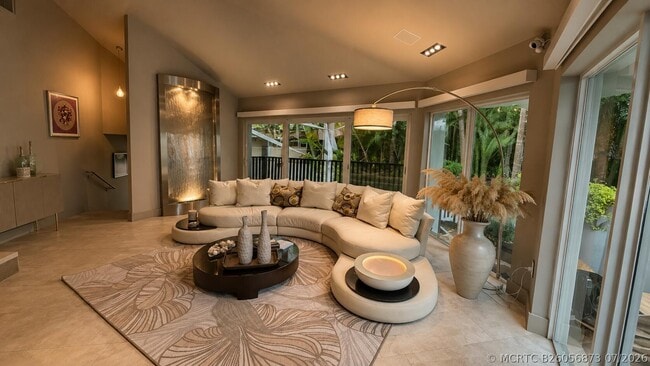 Photo - 2571 Tigertail Ave
