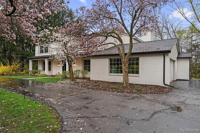 Photo - 1935 Hillwood Dr