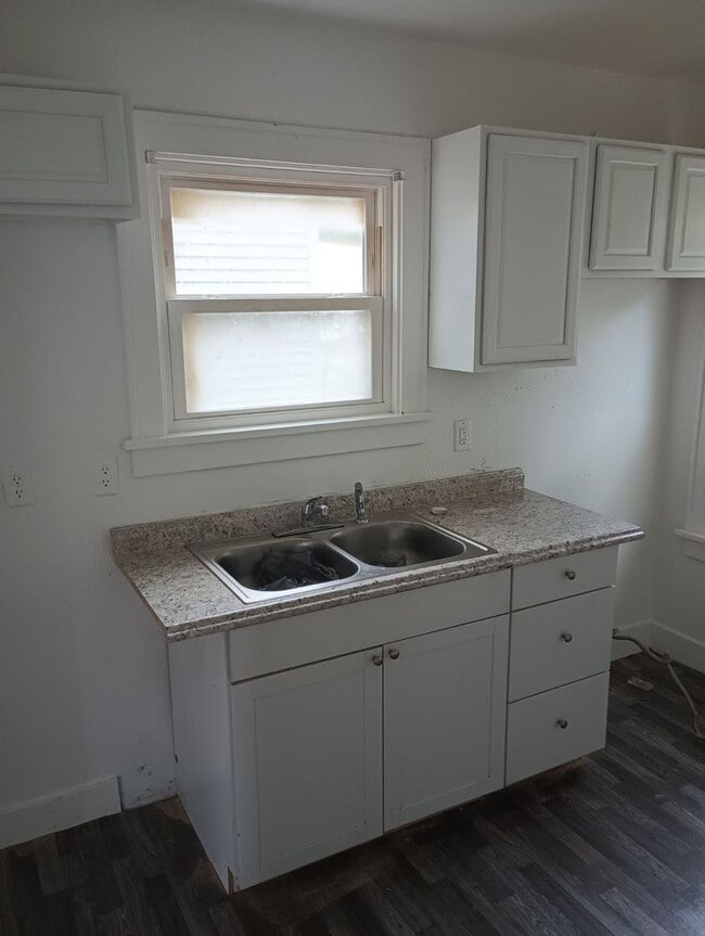 Photo - 2 Bed 1 Bathroom 900.00