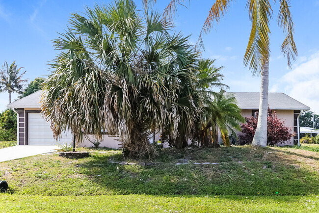 Building Photo - 126 NE Jettie Terrace Rental