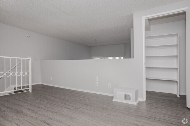 2BR, 2BA, Loft - 1050 SF - Reno Apartments