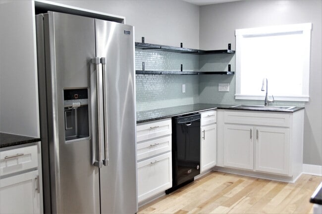 Building Photo - 1601 Niles Ave Unit Apt. B