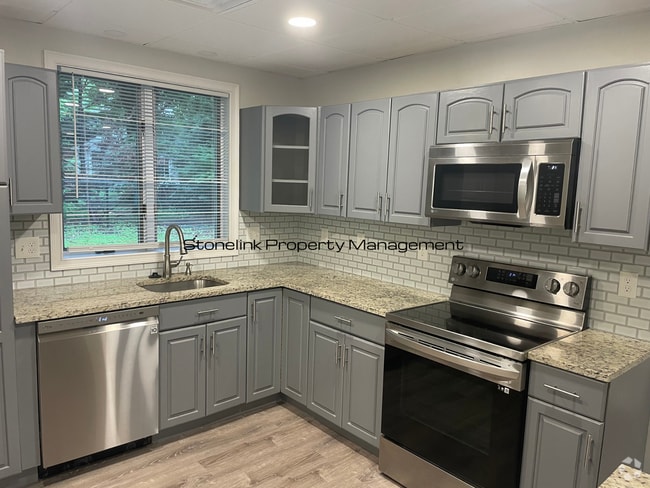 Building Photo - Fully Renovated Condo For Rent in Barrington!