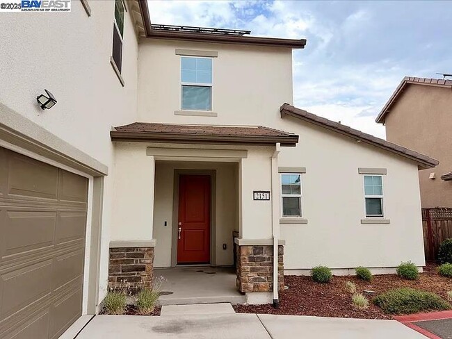 Photo - 2151 Daimler St