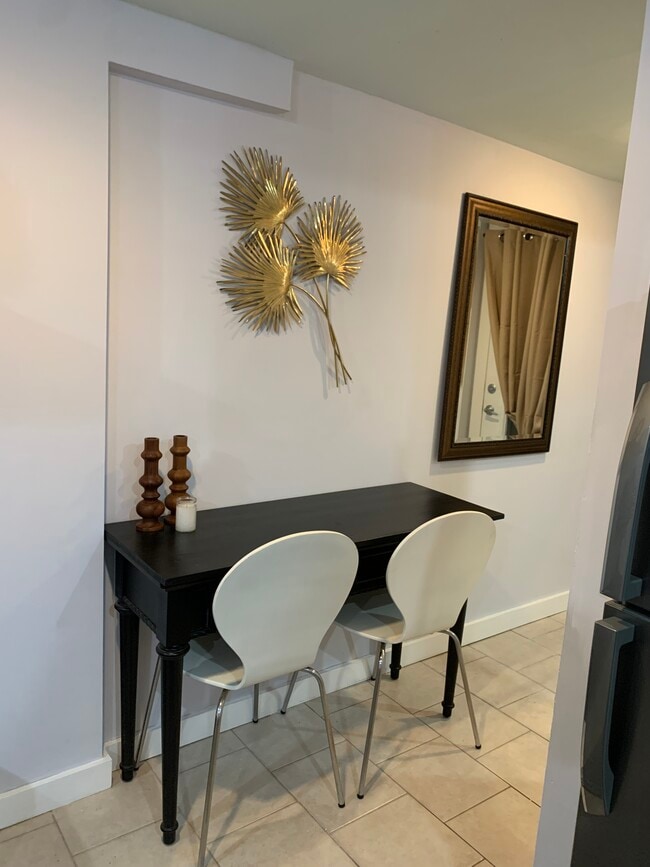 Building Photo - 1144 NW 7th Ave Unit All inclusive Boho Studio Rental