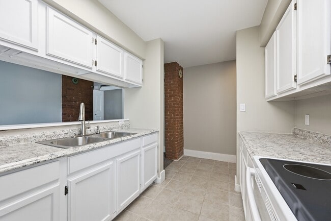 Photo - 401 Rose St