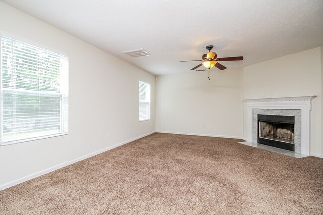 Photo - 608 Elderberry Way