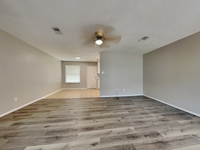 Photo - 18109 Eganville Cir