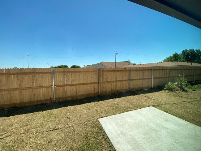 5204 Oakwood Villa Ct