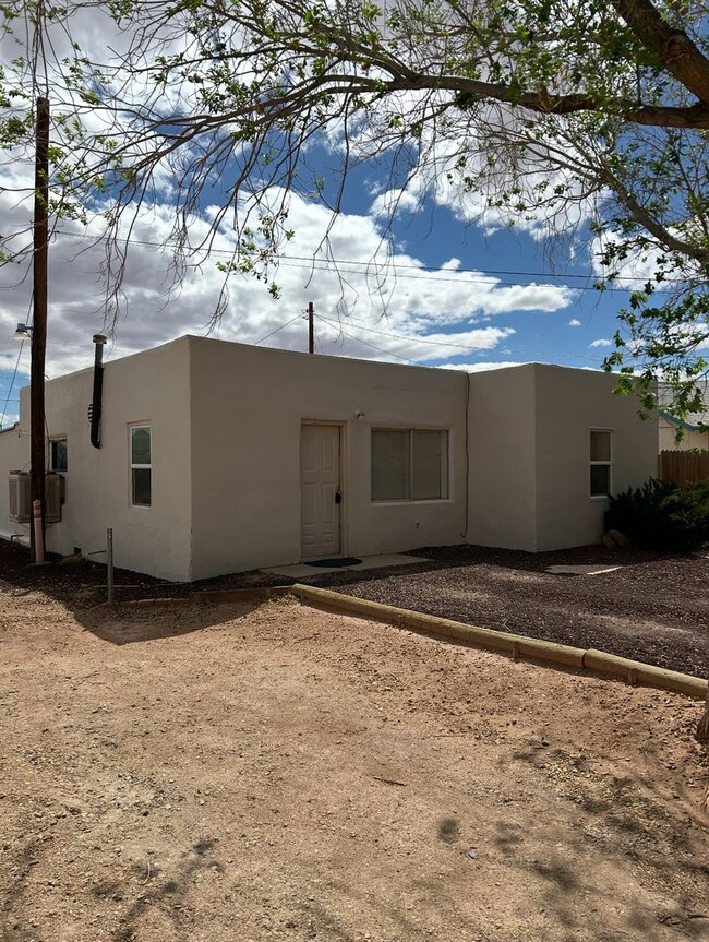 3 Bedroom 1.5 Bathroom 1 Story Home In Win... - 3 Bedroom 1.5 Bathroom 1 Story Home In Win...