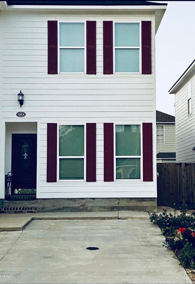 Building Photo - 108 Appleoak Ave Unit 108 Appleoak Ave # B