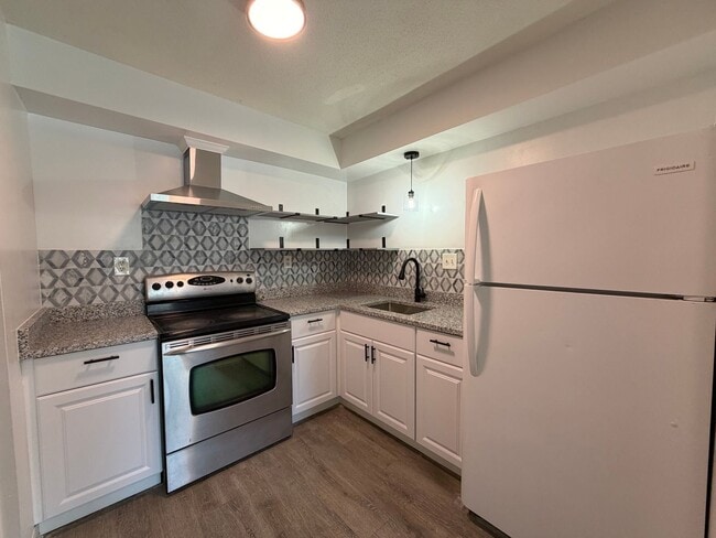 Building Photo - 158-162-162 Water St Unit 11