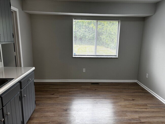 Photo - 3030-3032 Creekview Circle Unit 3030