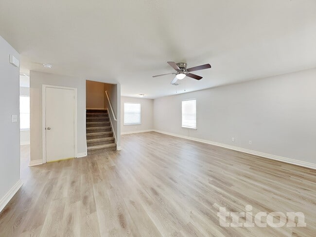 Photo - 9707 Marbach Bend