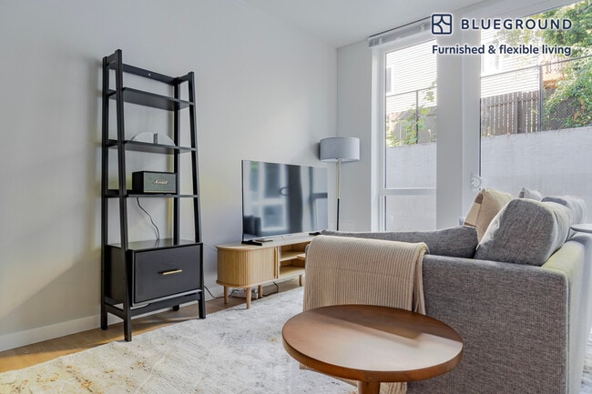 Photo - 2222 15th Ave W Unidad FL2-ID935