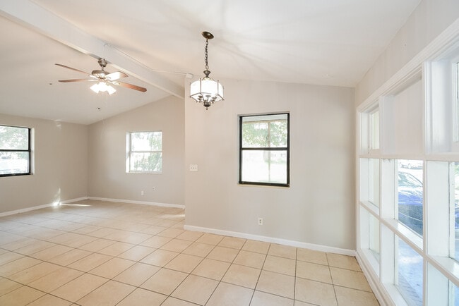 Photo - 1904 Shelton Rd