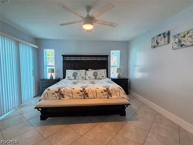 Photo - 2937 SW 8th Pl