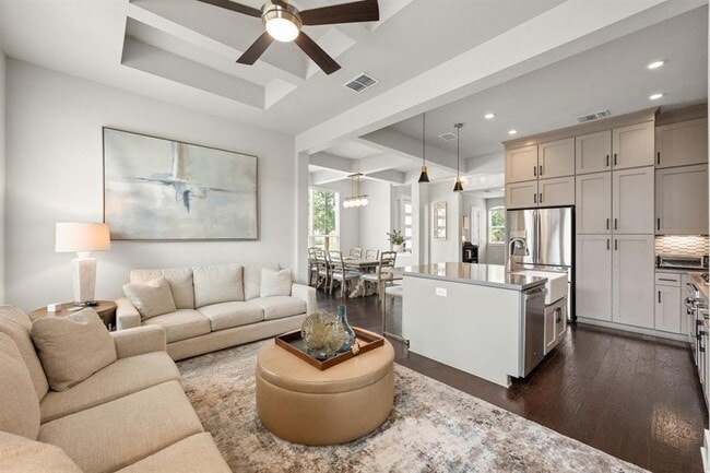 Photo - 915 Banyon St