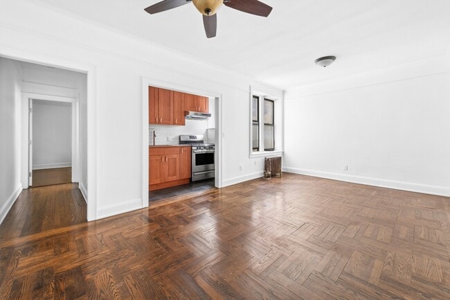 Photo - 43-33 46th St