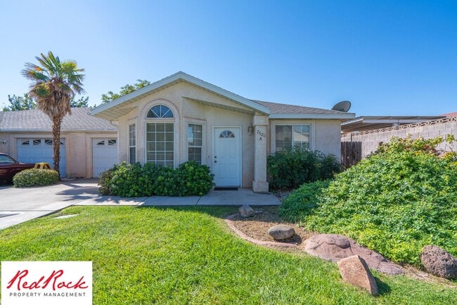 Building Photo - Easy Living! 3 Bedroom Home with Gorgeous Backyard