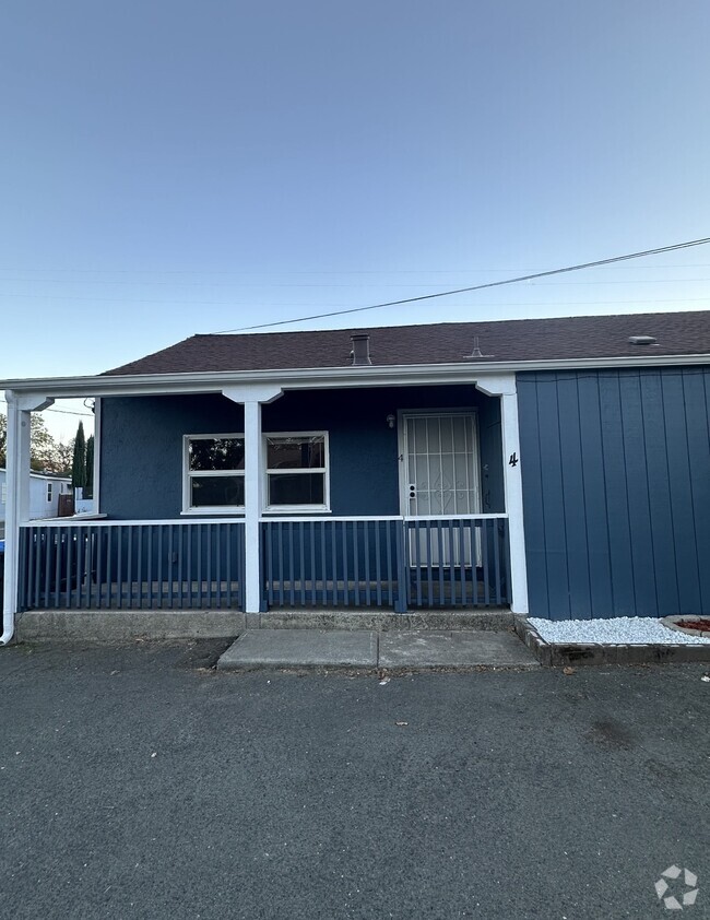 Building Photo - Quaint 1 bed/ 1 bath for rent! Unit 4 Rental