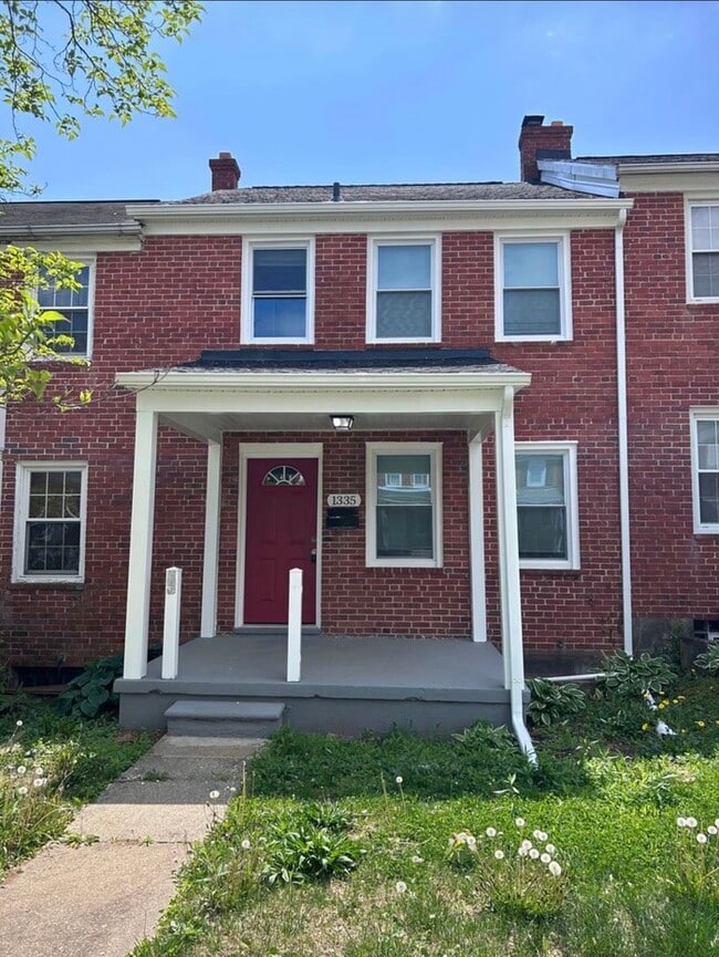 4 Bedrooms 2 Bathrooms, 21239