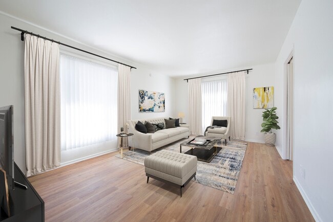 Building Photo - 729 Gayley Ave