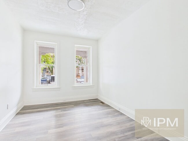 Photo - 633 W Princess St Unit 1st Floor