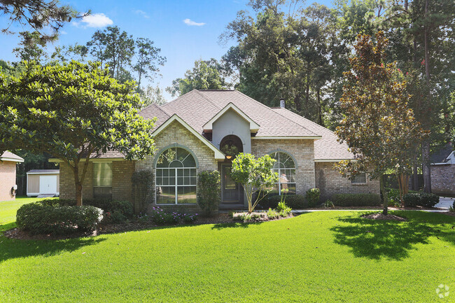 Building Photo - Empty Mandeville Home Seeking Family for O...