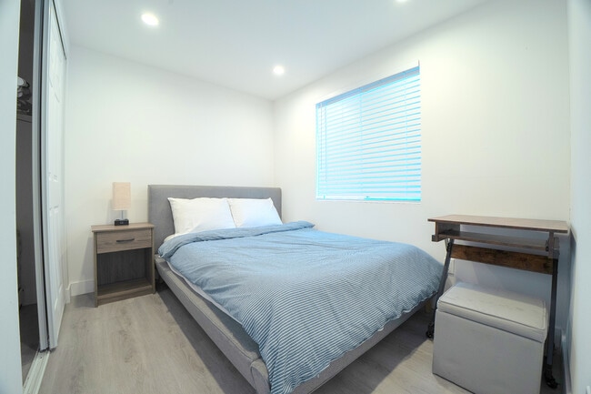 Photo - 8307 1/2 Kittyhawk Ave