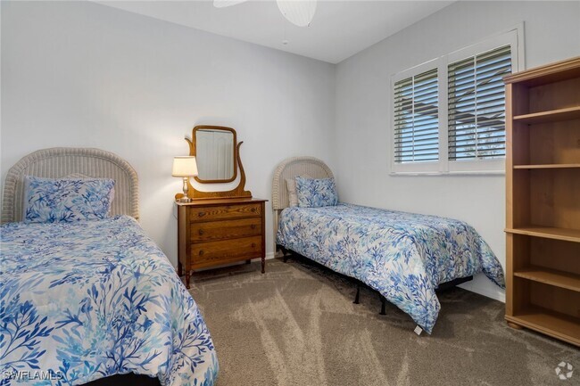 Building Photo - 2202 NW 38th Pl Rental